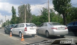 В Одессе на Николаевской дороге столкнулись четыре машины (ФОТО)