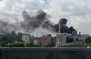 Огонь на одесском масложиркомбинате тушили восемь пожарных машин (ФОТО, ВИДЕО)