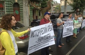Одесситы протестовали против высотных строек в центре города