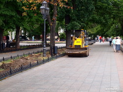 На одесском Приморском бульваре строят систему орошения (ФОТО)