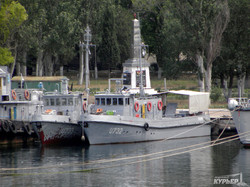 На одесском заводе ремонтируют два катера ВМС Украины