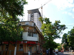 Суд постановил остановить незаконное строительство высотки в центре Одессы (документы, ФОТО)