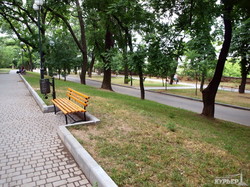 Лунный парк в Одессе: контрасты благоустройства и разрухи (ФОТО)