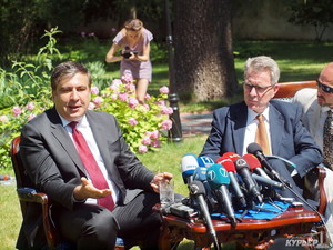 Саакашвили хочет упростить условия для инвесторов в регион