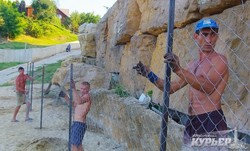 Саакашвили снес пляжный забор, а Хмельницкий его восстанавливает