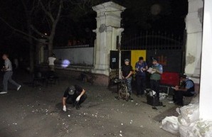 Здание бывшего военкомата в центре Одессы попытались подорвать