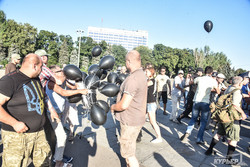 В Одессе на Куликовом поле проукраинские активисты подрались с пророссийскими