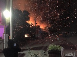 Визит активистов "Совета общественной безопасности" в Лузановку сопровождался пожаром и взрывом в кафе