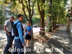 В Одессе ищут взрывчатку в отделении банка
