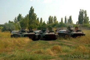 Одесские волонтеры восстановили бронетехнику для 28-й бригады (ФОТО)
