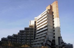 В Одессе снесут недостроенный санаторий, которым вдохновились архитекторы Северной Кореи (ФОТО)