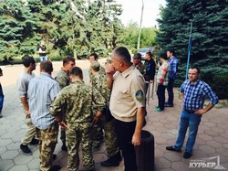 Сессия горсовета в Ильичевске заблокирована (ФОТО)