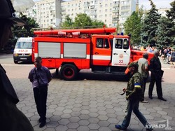 Сессия горсовета в Ильичевске заблокирована (ФОТО)