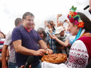 Саакашвили: "Патриотизм - это не флагами размахивать, это когда ты делаешь добро для окружающих" (ФОТО)