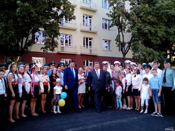 Одесситам - участникам АТО Петр Порошенко вручил ключи от квартир (ФОТО)