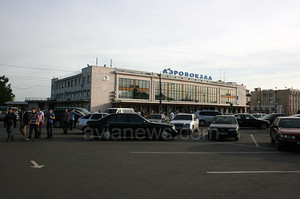 Руководство Одесского аэропорта не знает, кто собирает деньги за парковку около терминалов (документы)