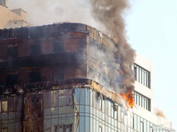 Фотоподробности мегапожара в одесской высотке: дом сгорел из-за нарушений строительных норм