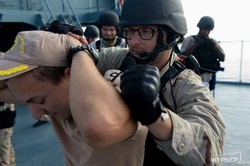 Учения "Си-Бриз" начались с антипиратской операции (ФОТО)
