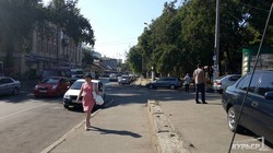 Нелегальная автостанция у Одесского железнодорожного вокзала самоликвидировалась (ФОТО)