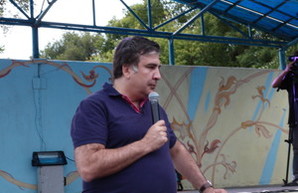В интернет-петициях Саакашвили предлагают сделать и премьер-министром, и мэром Одессы