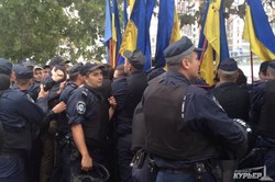 Горящие шины и немецкий рок: одесский "Автомайдан" протестует против суда над своим лидером (ФОТО, ВИДЕО)
