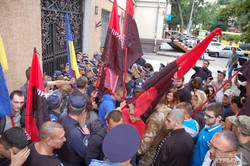Как одесские "правосеки" за своего лидера пикетировали (ФОТО)