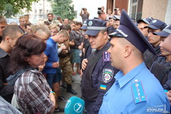 Как одесские "правосеки" за своего лидера пикетировали (ФОТО)