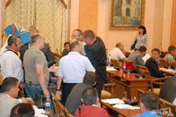 На сессии Одесского горсовета драка: депутаты не стали признавать Россию агрессором (ФОТО, ВИДЕО)