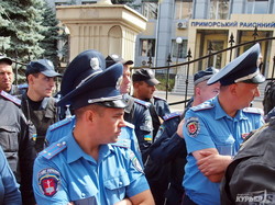 Акция "автомайдана" в Одессе: Приморский суд закрыт (ФОТО)