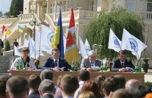 Кивалов выступил за выборность судей: пчелы против меда