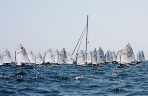 Юные яхтсмены из Одессы лидируют в чемпионате Украины по парусному спорту