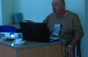 Одесские волонтеры учатся безопасности и работе с медиа