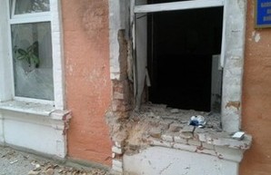 В Белгороде-Днестровском у здания военкомата взорвалась бомба