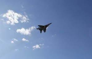 Украинские ВВС учатся садиться на запасные полосы у автотрассы Одесса - Киев (ФОТО)