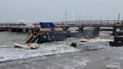 Кораблекрушение в одесском яхт-клубе: виноват шторм (ФОТО)