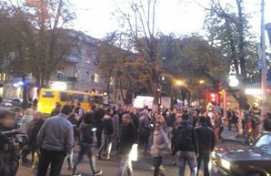 Движение в центре Одессы перекрыто обманутыми агитаторами Гурвица (ФОТО)