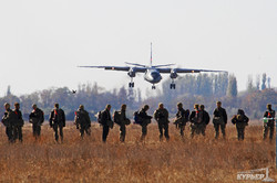 Военные учения на Широком Лане: воздушный десант и огневой вал (ФОТО)