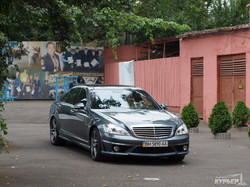 На чем ездит Саакашвили: Mercedes, маршрутка или электричка? (ФОТО)