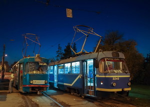 В Одессе наглый пассажир выбросил девушку из трамвая