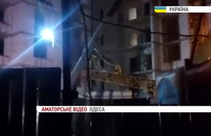 На стройке Аднана Кивана рухнул кран: два человека пострадали