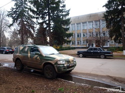 По райцентру на крайнем севере Одесской области рассекает полк "Азов" (ФОТО)