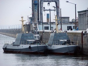 Новые бронекатера ВМС Украины переводят по Днепру из Киева в Одессу