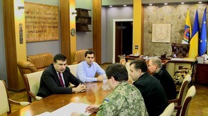 Саакашвили предлагает купить военным жилье за счет продажи земли Минобороны