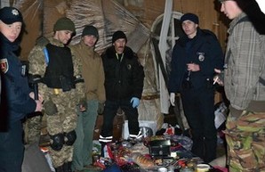 Активисты РГБ задержали и доставили в одесскую полицию бомжей, приняв их за вооруженных бандитов