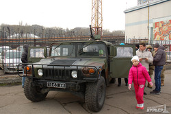 Фрегат, бронетранспортеры и оружие: одесситам показали вооружение армии и флота Украины (ФОТО)