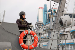 Фрегат, бронетранспортеры и оружие: одесситам показали вооружение армии и флота Украины (ФОТО)