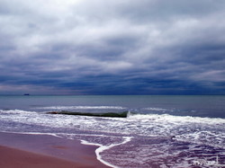 Суровое зимнее море у берегов Одессы (ФОТО)