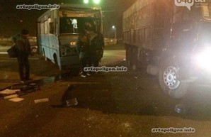 Рейсовый автобус Одесса-Южный столкнулся с грузовиком