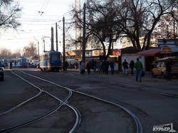 В Одессе сносят просроченные торговые будки около вокзала (ФОТО)