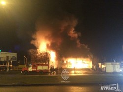 В Одессе дотла сгорел спортивный клуб, в котором тренировалась полиция (ФОТО, ВИДЕО)